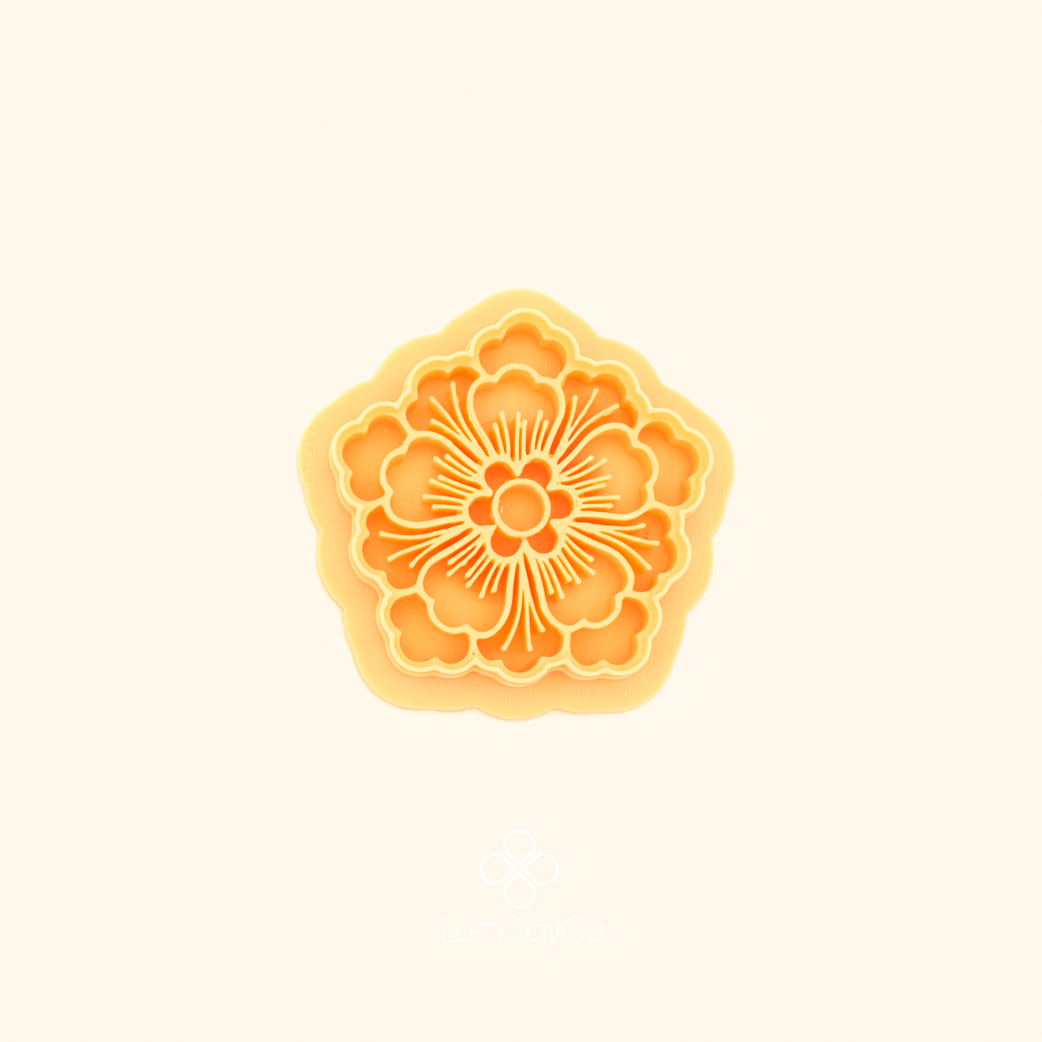 Şahane Deste polymer clay cutter showing large scalloped rosette outer form with dense radiating interior detail