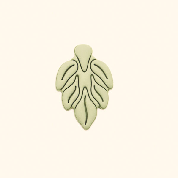Çınar Plane Leaf Clay Cutter Impression Clay impression from the Çınar polymer clay cutter showing lobed leaf veins