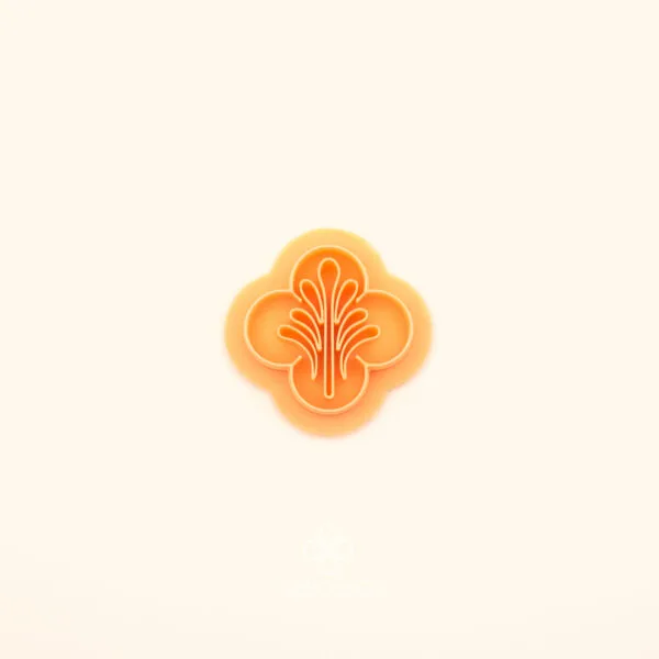 Selsebil ottoman polymer clay cutter showing four lobed clover outer form with open fountain spray interior rising from a central base point