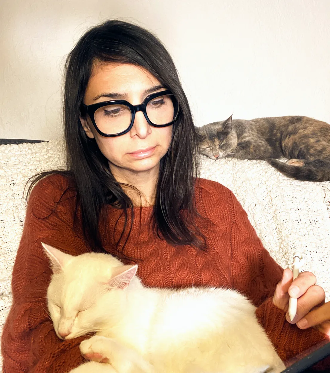 Elvia, the designer behind LushClayCo